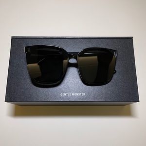 Gentle Monster Sunglasses - Frida 01 Black Unisex Oversized Celebrity Fashion